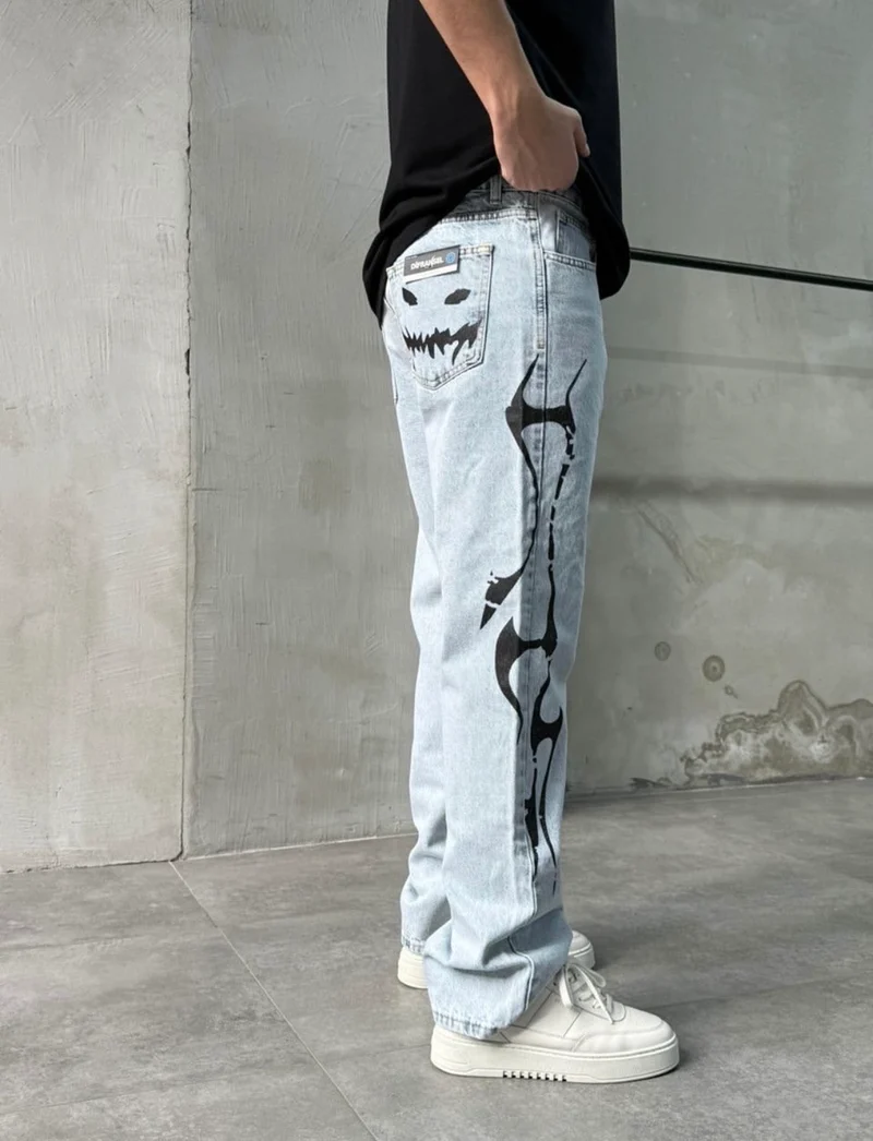 Baggy dark smile